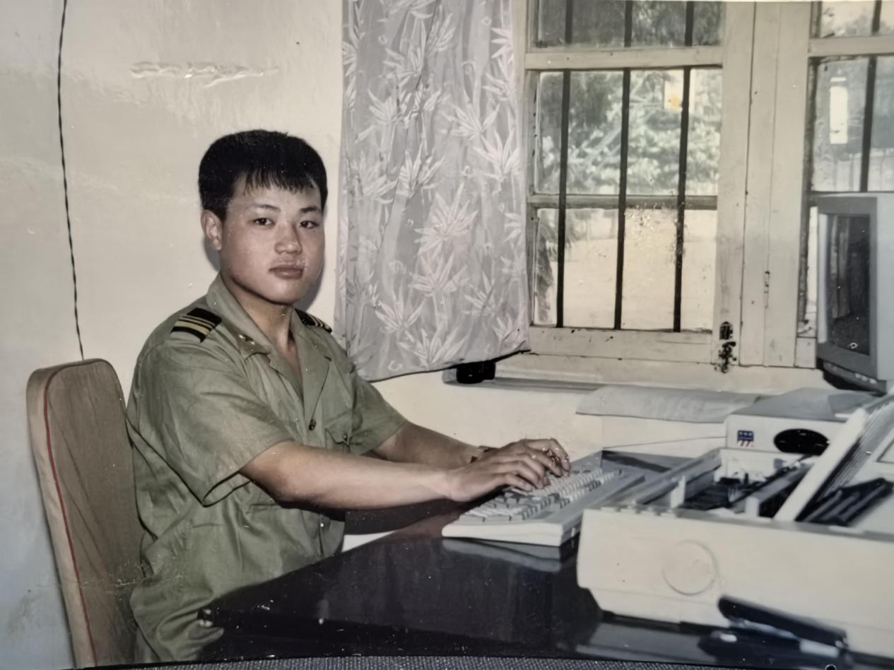 戎装换征衣 丹心映本色——记河南漯河退伍军人师红民的奋斗足迹