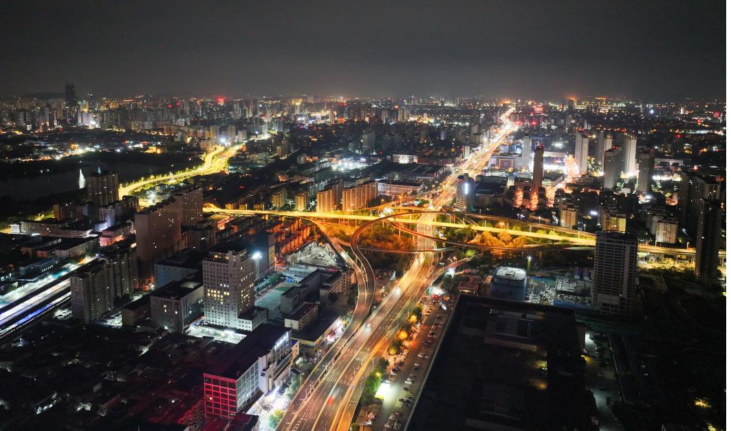 两条高架路“光明升级” 济南城市照明点亮泉城“夜”活力
