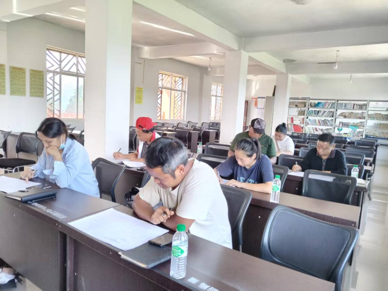 西盟县勐梭镇驻村工作队：以考促学强本领 凝心聚力促振兴
